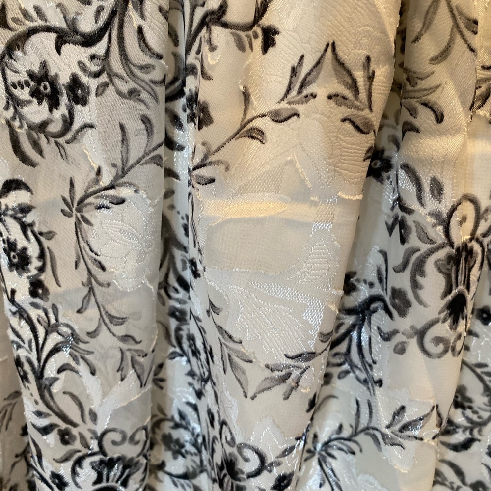 White House Black Market Elegant Black and White Patterned Blouse - Picture 6 of 13